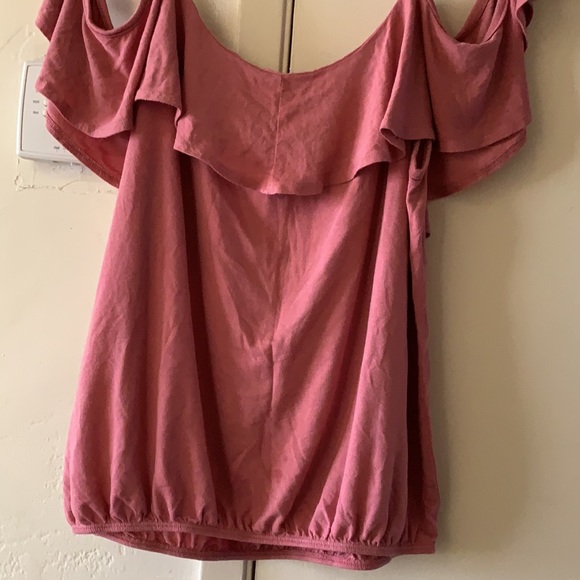 Flutter off shoulder shirt - Picture 2 of 2